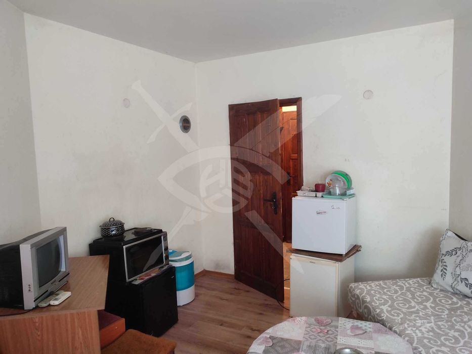 Дава се под наем Едностаен апартамент в к.к. Св.Св. Константин и Елена - 36 кв.м за 199.41 € - Снимка #2