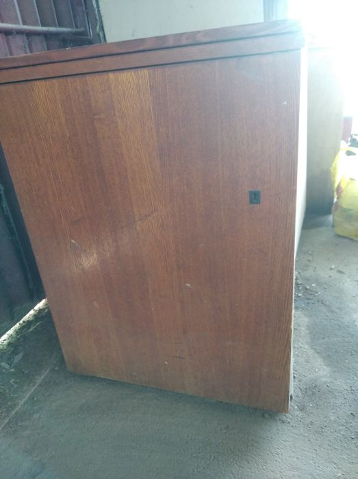 Ножная швейная машинка