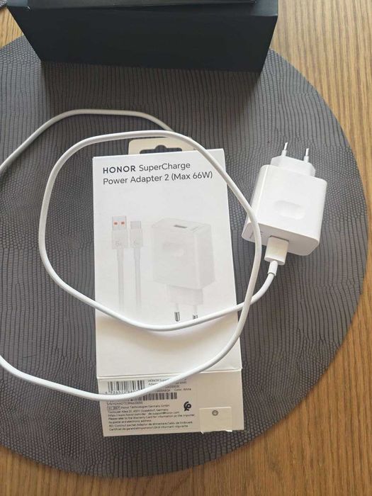 Honor Magic V5 ЧИСТО НОВ