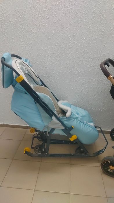 Продам санки в испоьзованн немного месяца 3в отличном состоянии