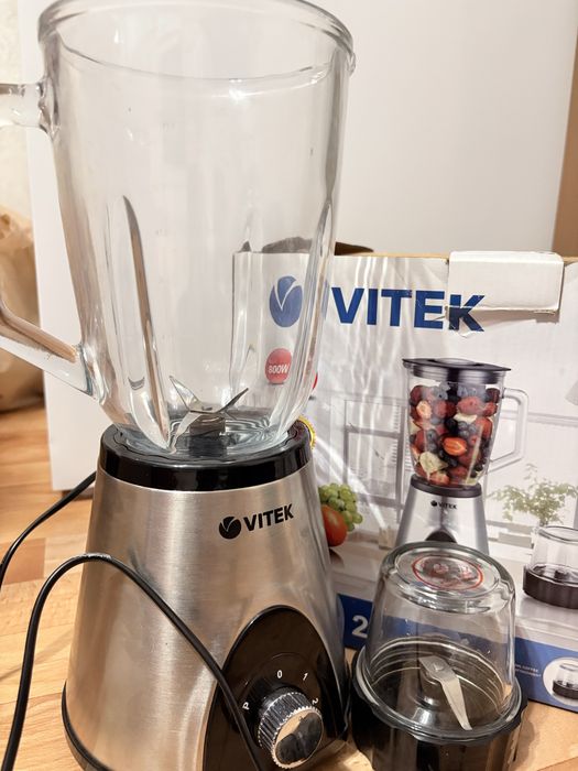 Блендер  с коробкой новый