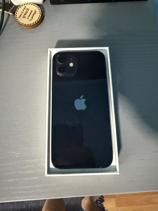 iPhone 12 , 64GB