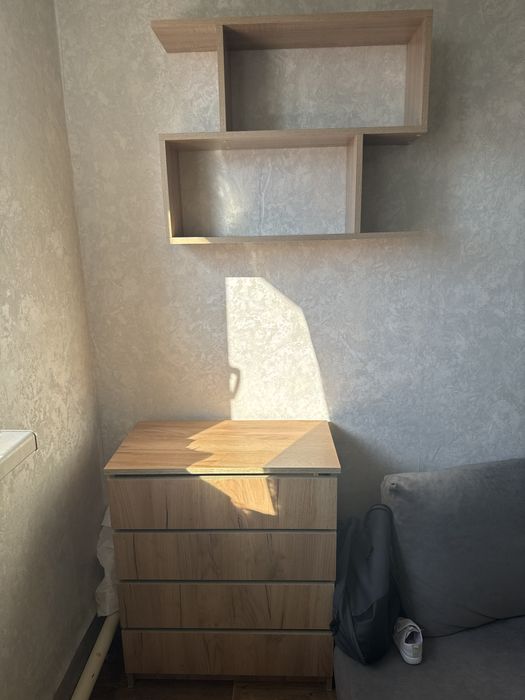 Продам срочно комод с полкой