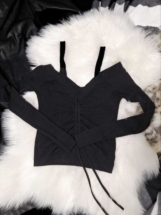 Longsleeve negru cu șnururi