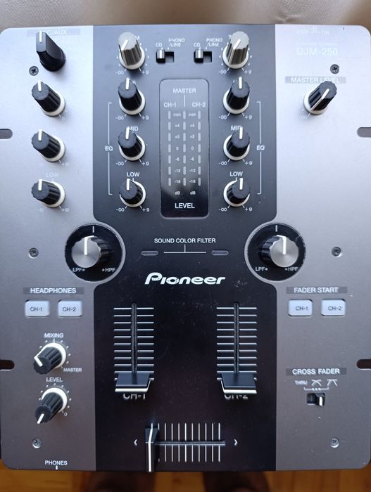 Pioneer DJM-250 двуканален DJ Mixer