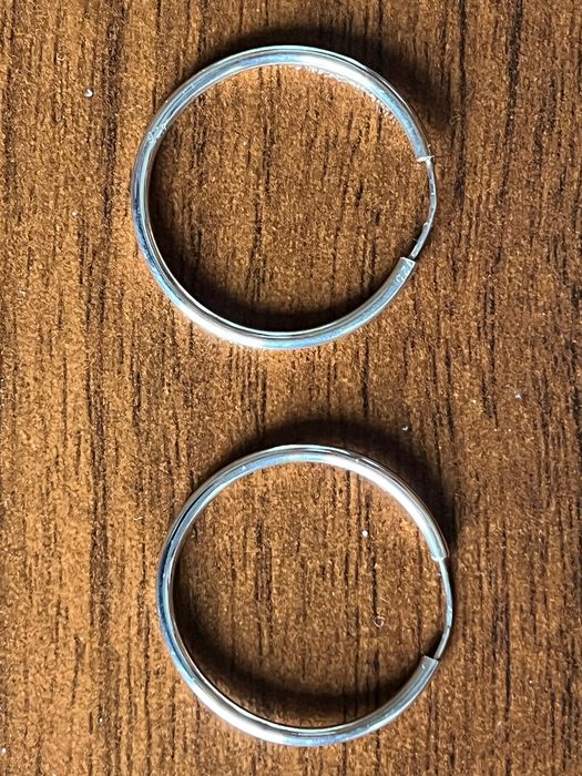 Продавам сребърни обеци