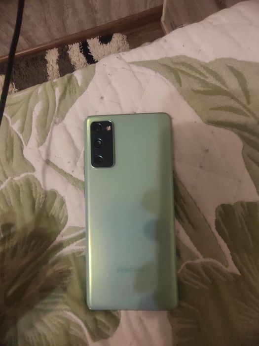 Продам Samsung S20 fe