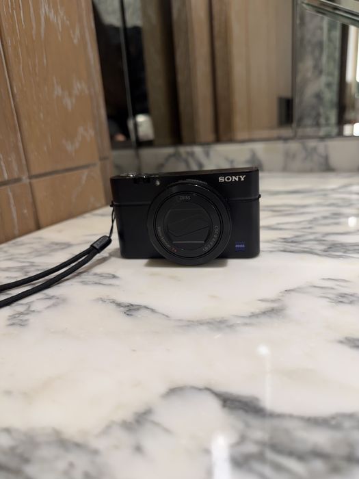 Фотоапарат Sony rx100 iii