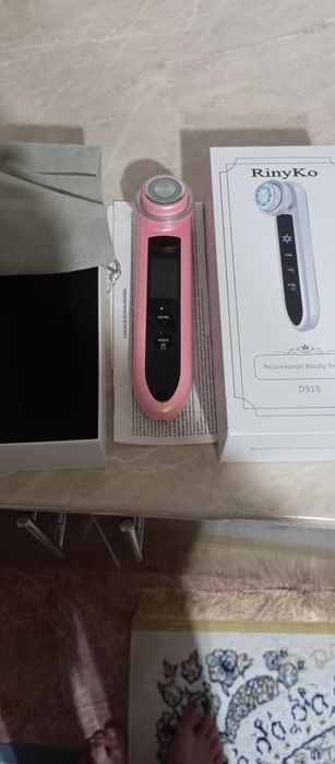 Массажор апарат для лица.