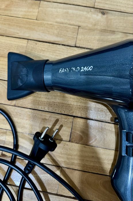 Фен для волос черный