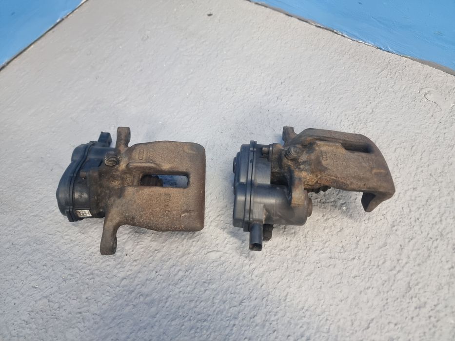 Etrier stanga dreapta audi a4 b8 a5