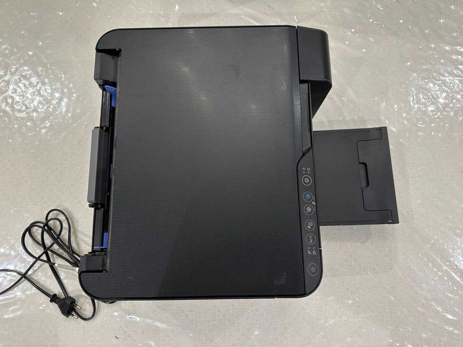 Принтер Canon хорошем состоянии. Принтер яхши, ишлатилган.