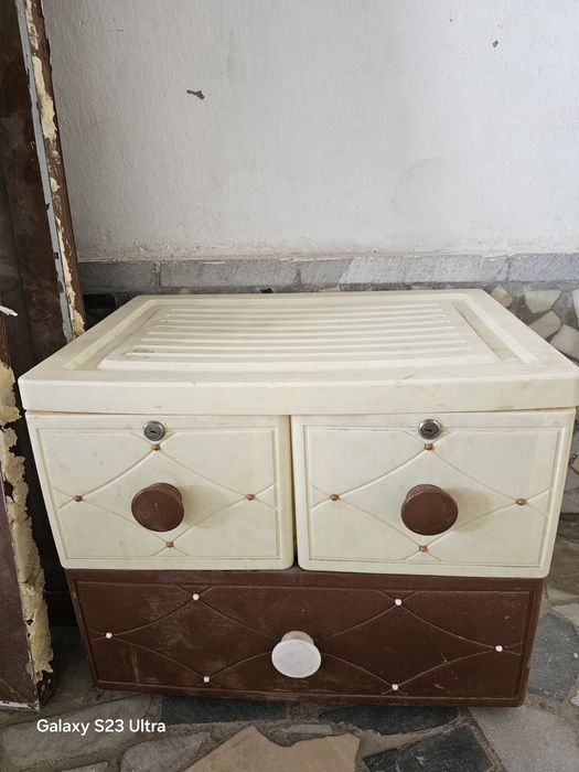 Продаётся  шкафчик