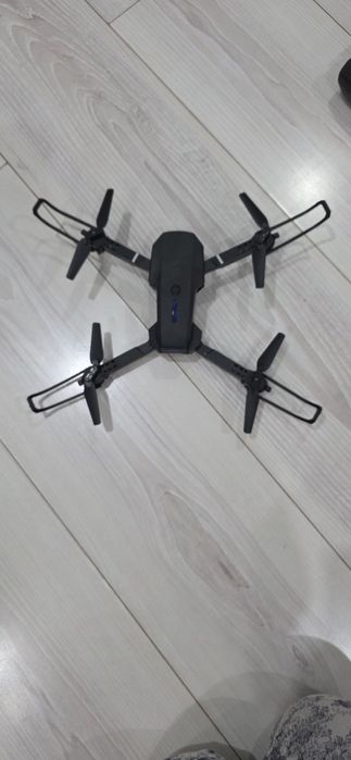 Квадрокоптер модель Е88