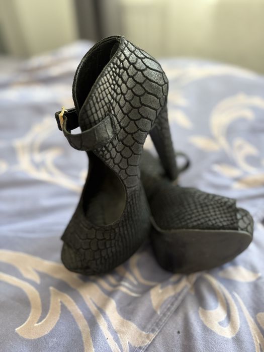 Pantofi eleganti din piele cu platforma