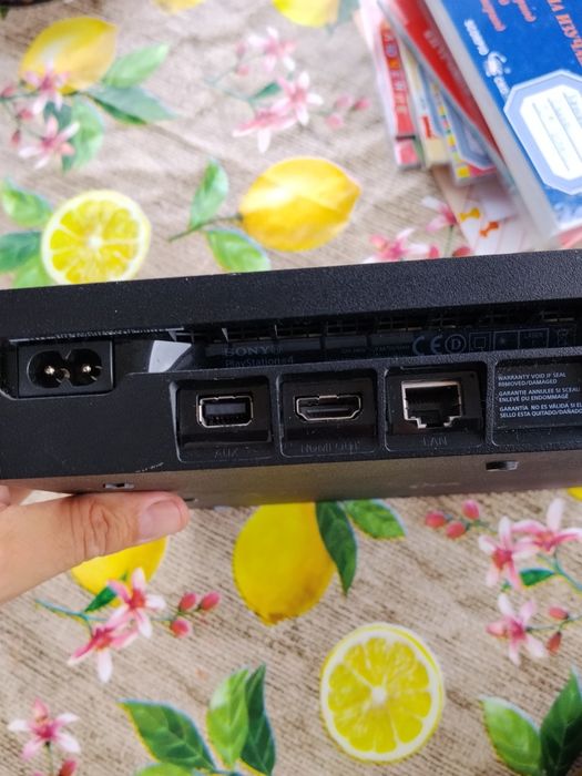 Плейстейшън 4 SonyCUH-2216A +14 игри