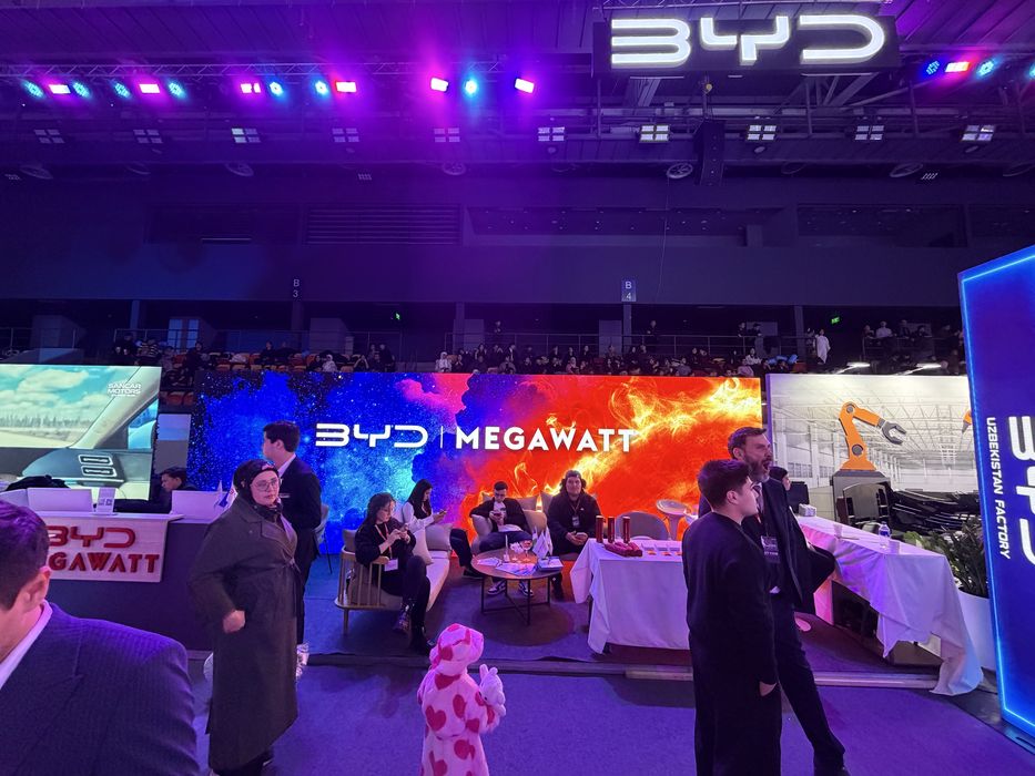 Аренда LED экран , подиум, светомузыка, альюминиевые ферм,