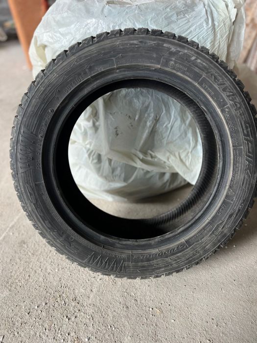 продам шипованные покрышки