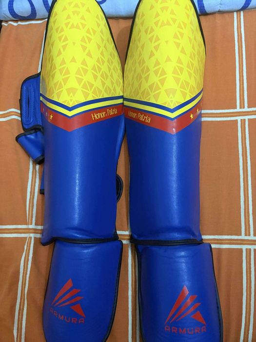 Tibiere Kickbox Armura marimea XL noi