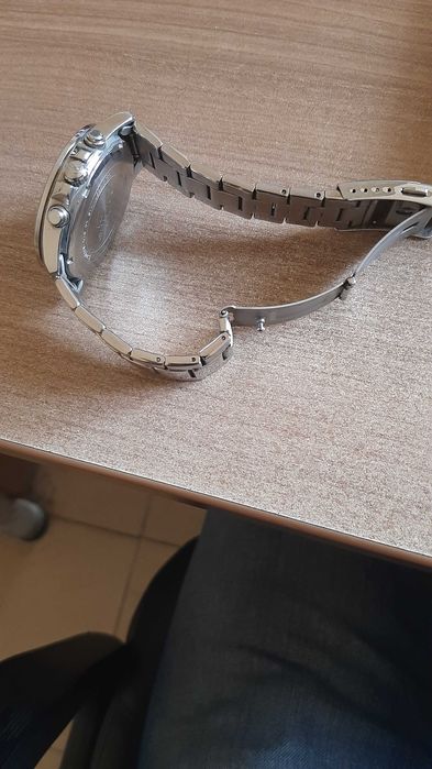 Часовник Casio Edifice EFV-570D-2AVUEF