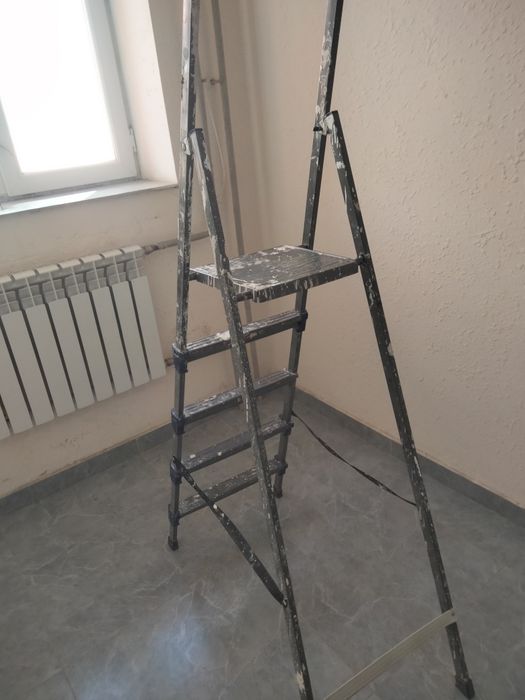 Стремянка для ремонта