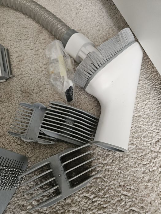 Vând aparat tuns si aspirat animale