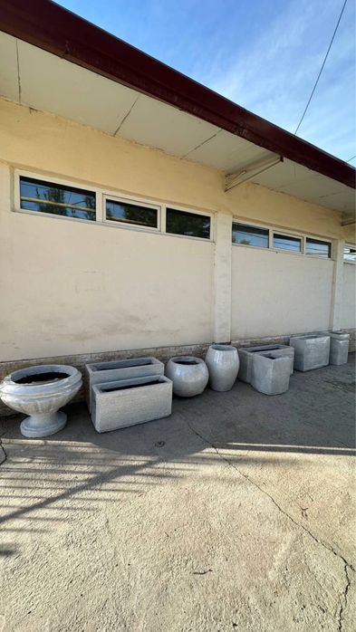 Уличный декор, кашпо