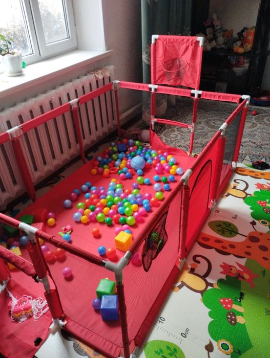 Продам манеж игровой