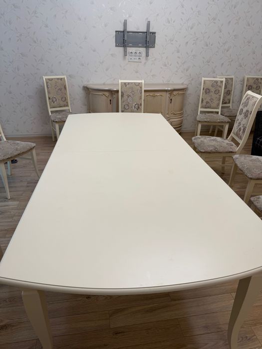 Продается стол и 12 стульев