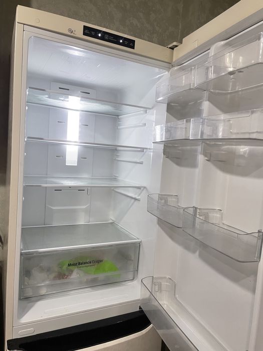 Холодильник LG в отличном состоянии