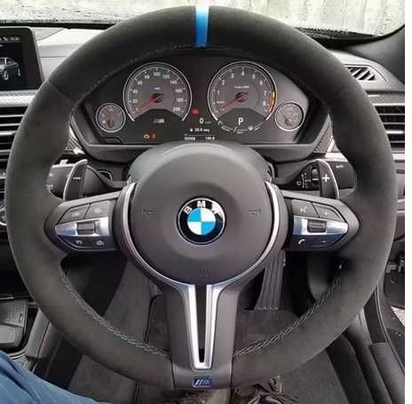 Volan BMW M Performance – Alcantara, stare impecabilă