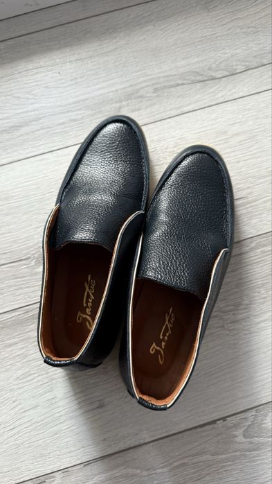 Лоферы кожаные 38