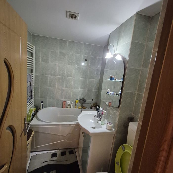 Vând apartament cu 3 camere