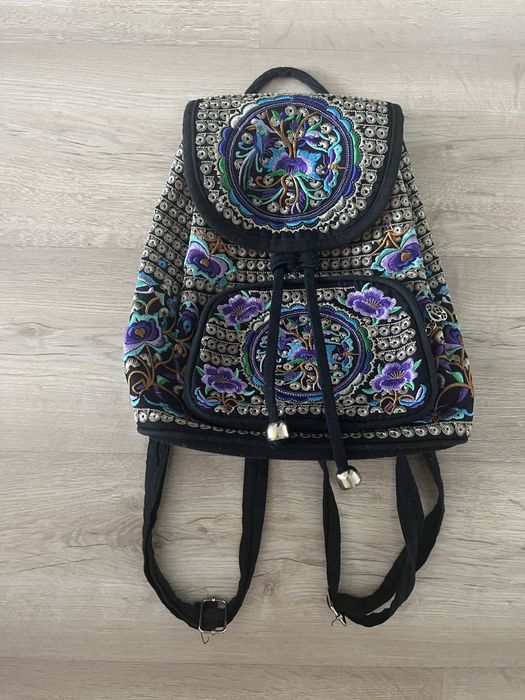Rucsac brodat  motive traditionale