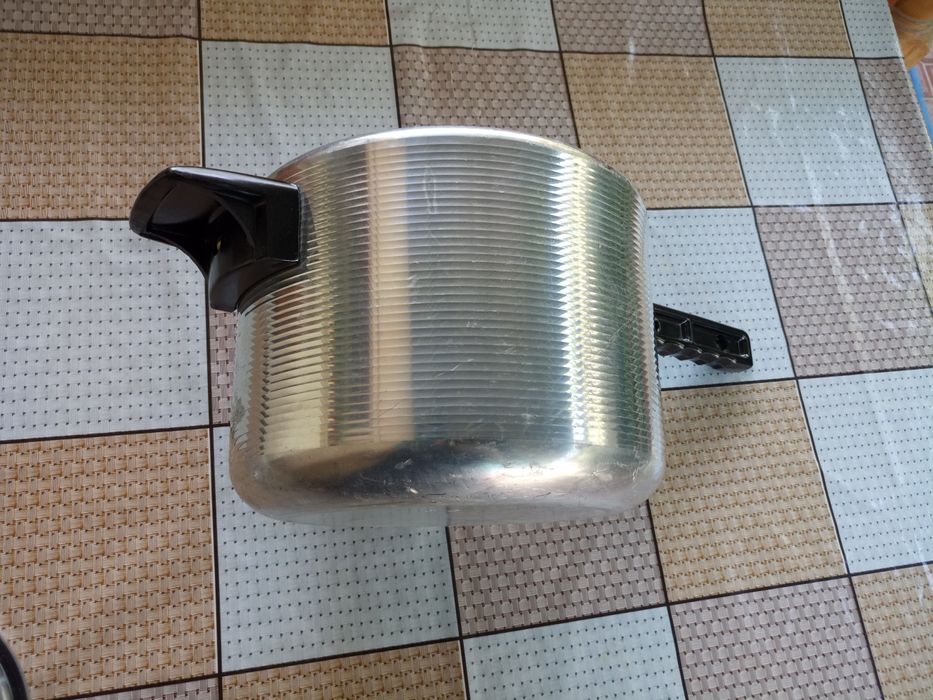 Скороварка 6литров новая