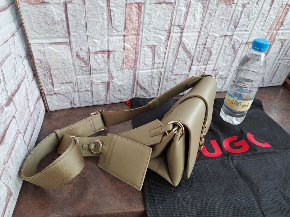 дамска чанта,HUGO,малка  чантичка,хуго