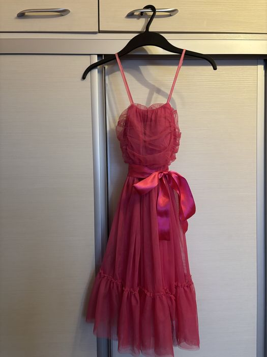 Розова рокля от тюл и яке