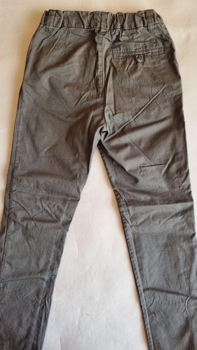 Сив чино панталон H&M и риза Mango, размер 128 см.