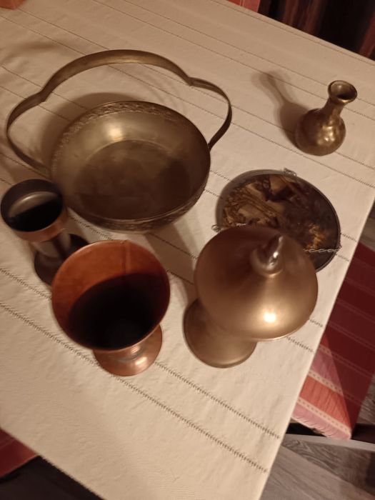 Diferi obiecte  din bronz.