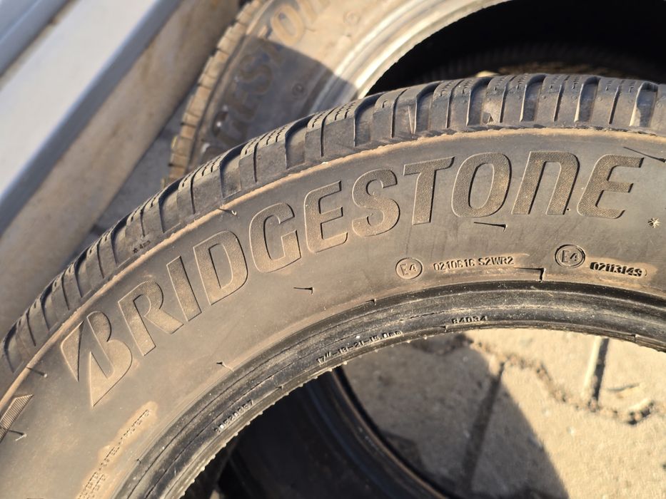 235 55 17  Bridgestone