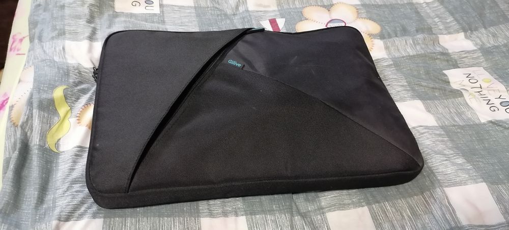 Прадаетса ноутбук хароший