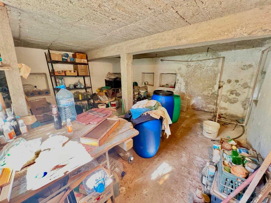 Просторна едноетажна къща в с. Голямо Враново !