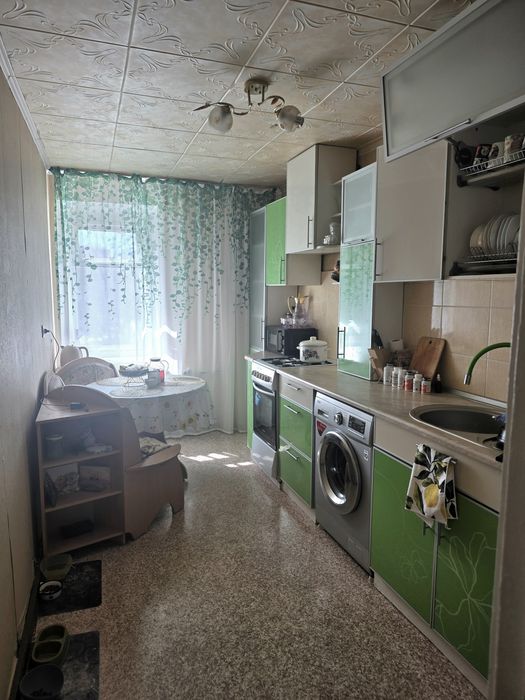 Продам 4х комнатную квартиру,улучшенный планировки.