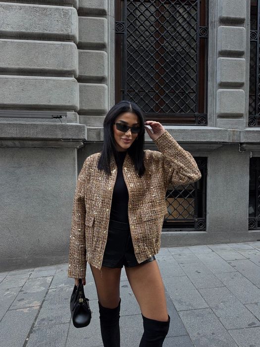 Красив бомбер наличен в размер S/M и L/XL