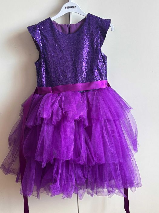 Продам детские платья для девочек праздник наряд