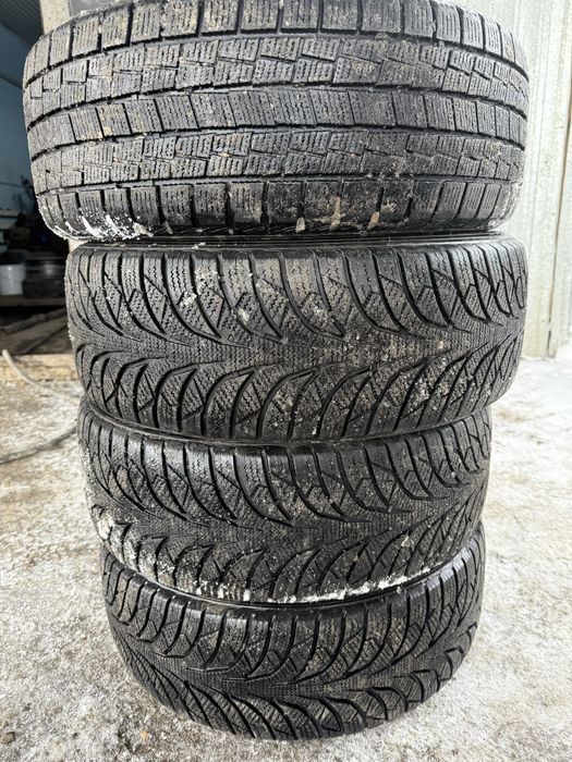 Зимние резины 215/60/R16