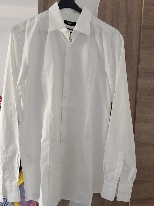 Cămașa Hugo boss impecabila