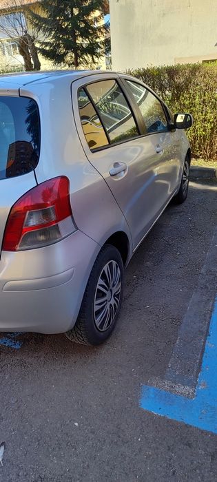 Vând Toyota Yaris