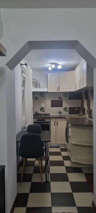 Vând apartament cu 3 camere decomandat