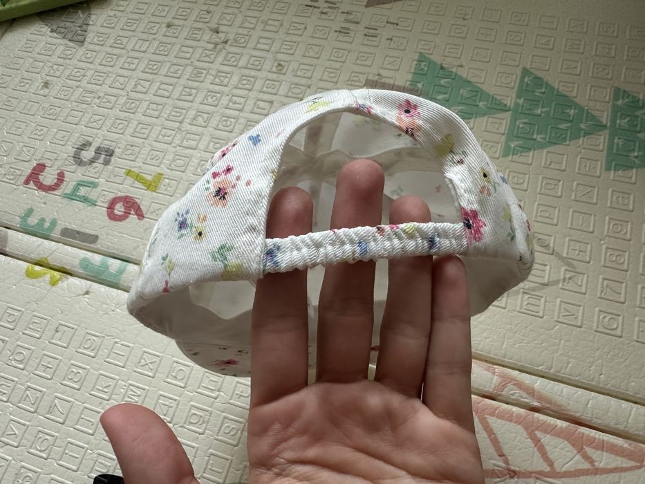 Бебешки летни шапки с козирка